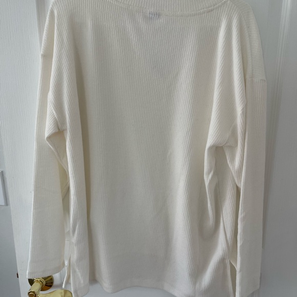 Old Navy White V-Neck Ribbed Sweater - Picture 2 of 2
